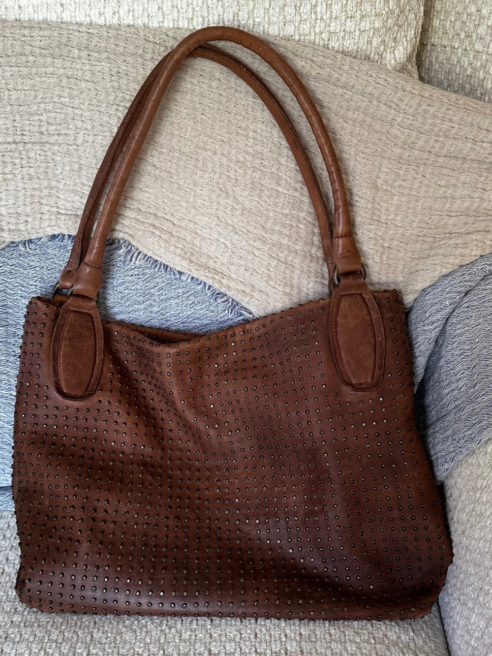 3 DAYS TIL DONATE Platania Chocolate Brown Italian Leather LRG Studded Zip Tote - Picture 2 of 5